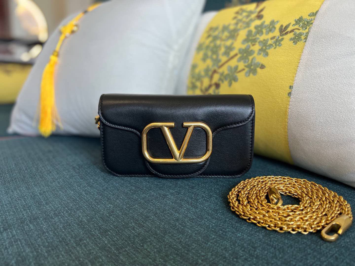 Valentino Garavani Shoulder Bag-20*12*4CM
