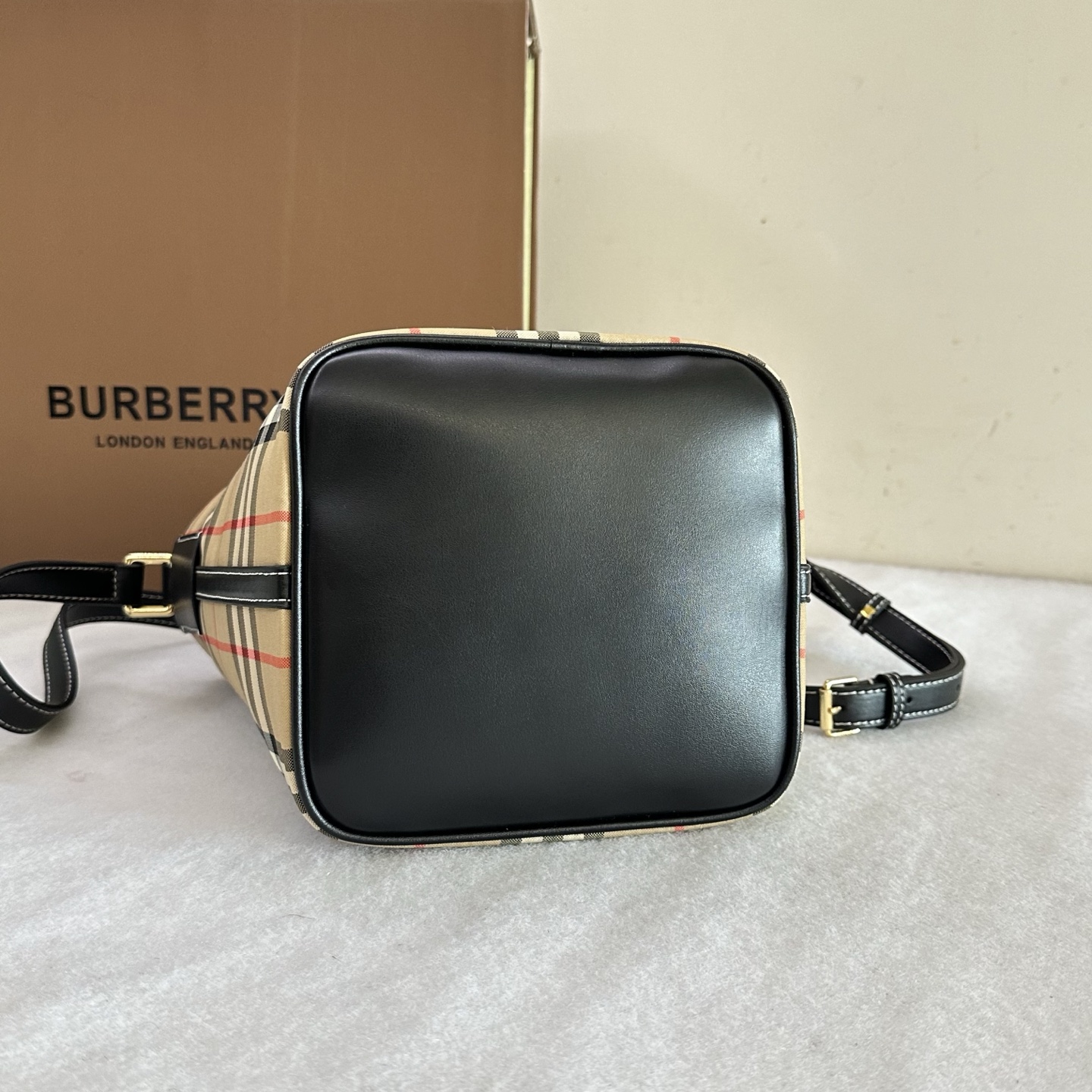 Burberry Bucket-16x15x23cm