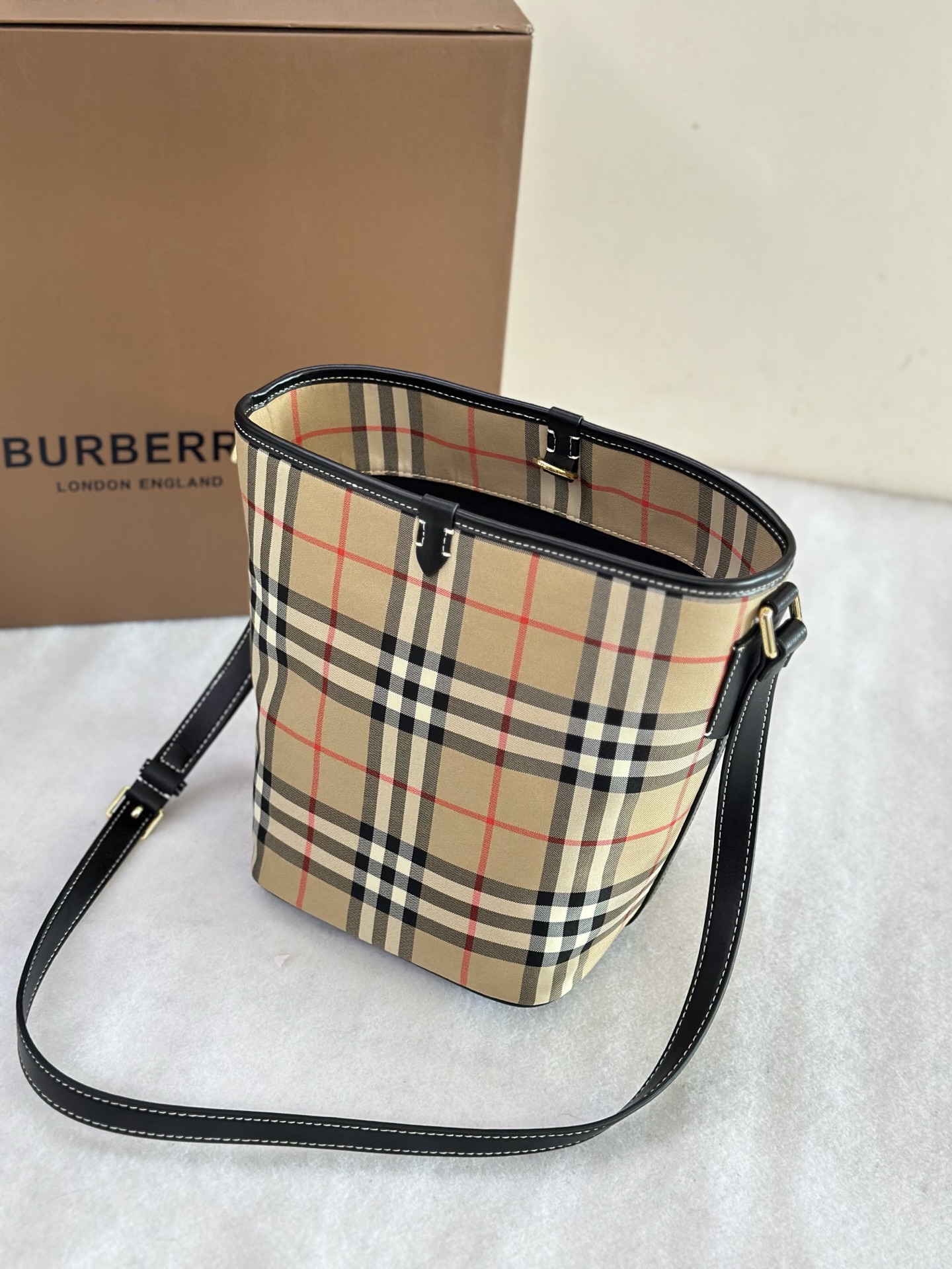 Burberry Bucket-16x15x23cm