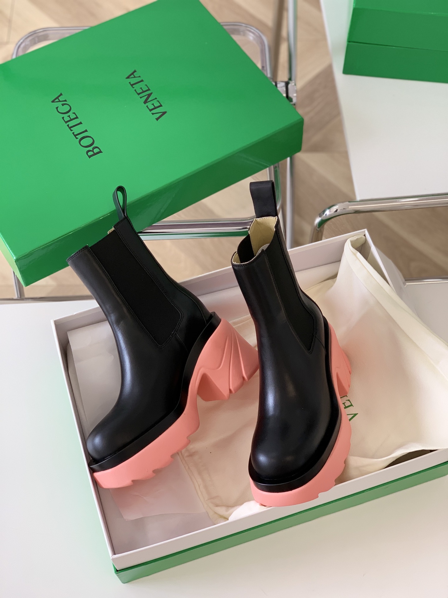bo*te*ga Ve*ne*ta boots