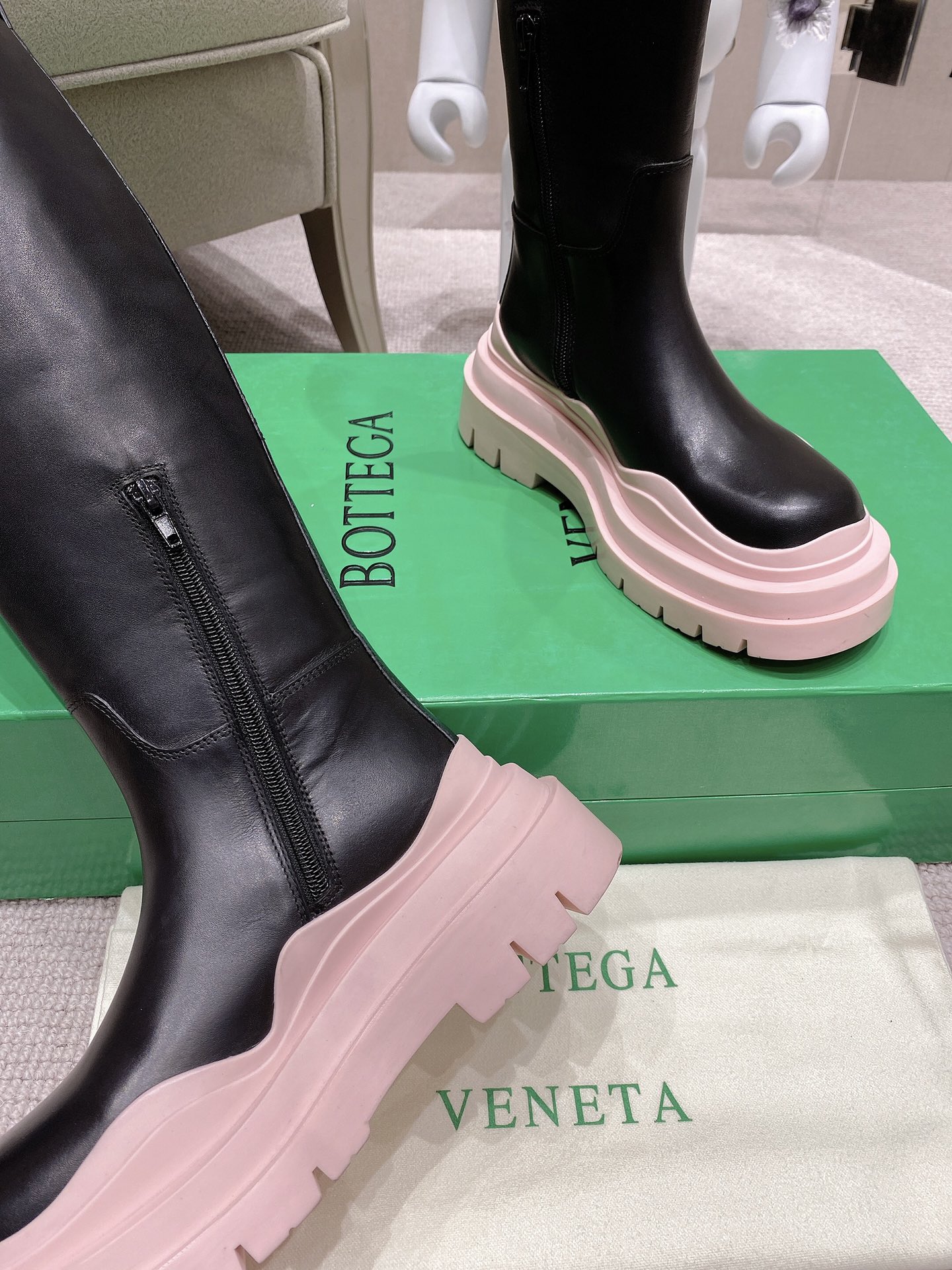 bo*te*ga Ve*ne*ta boots