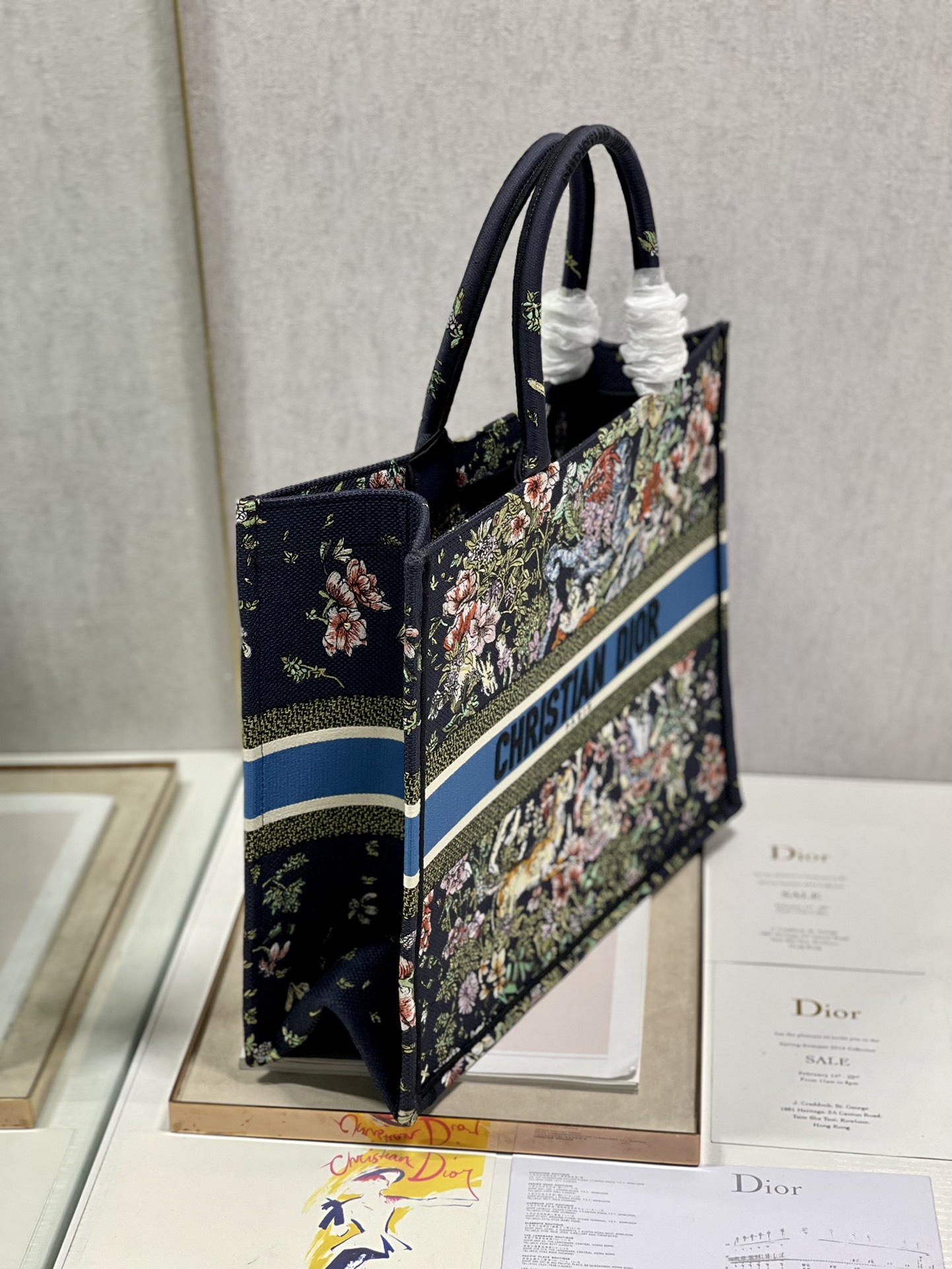 D*or book tote