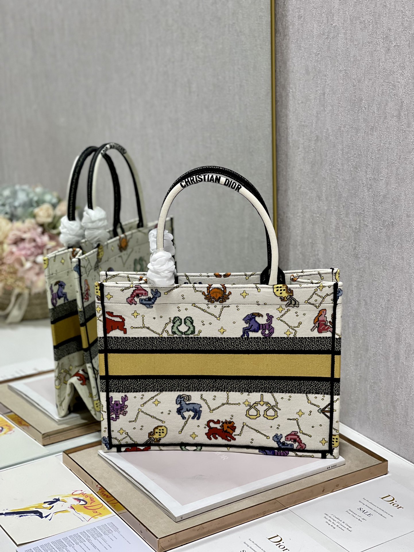 D*or small book tote-36.5cm
