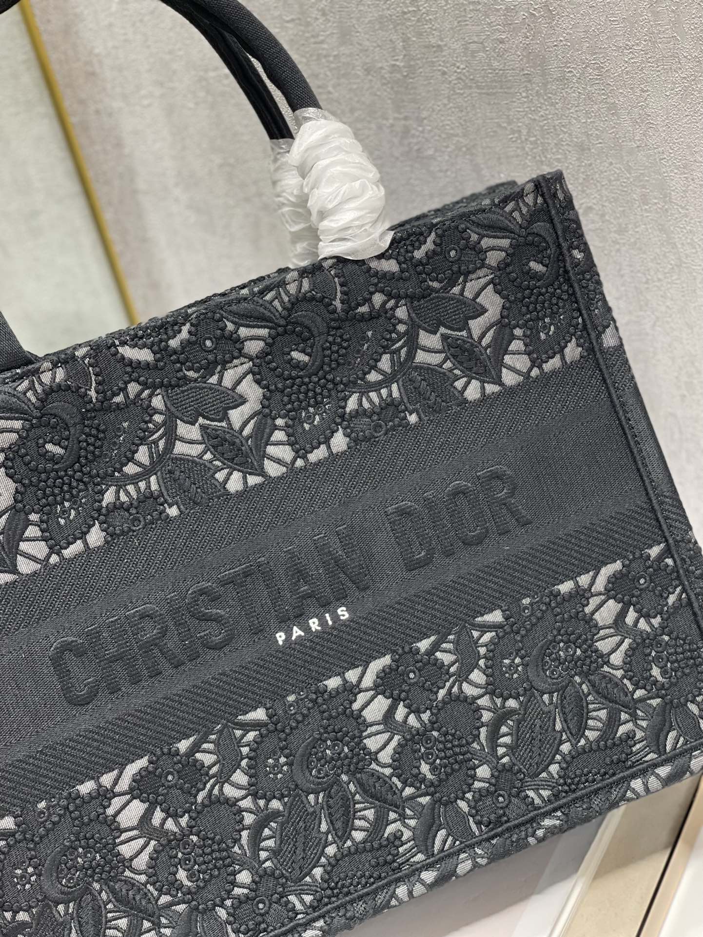 D*or small book tote-36*28cm