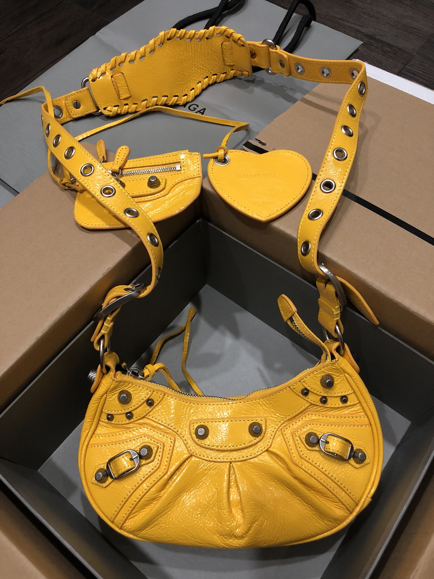 Balenciag Le Cagole Handbags-26*16*10CM