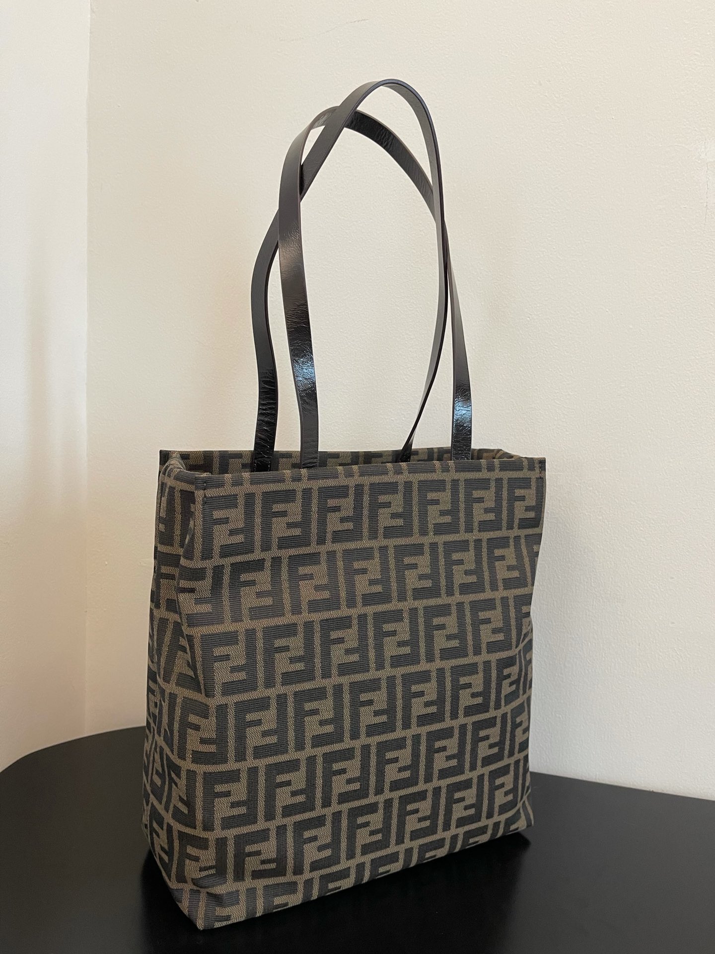 F**di vintage tote-27x30x13cm