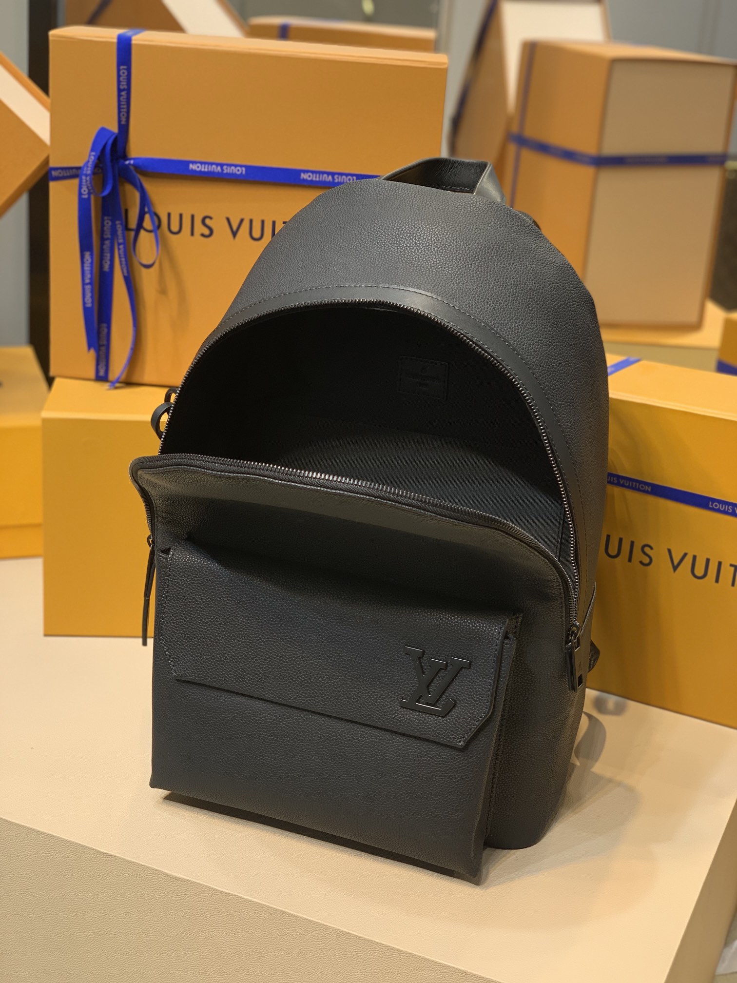 l0*is V*t0n aerogram backpack m57079-43*30*14cm
