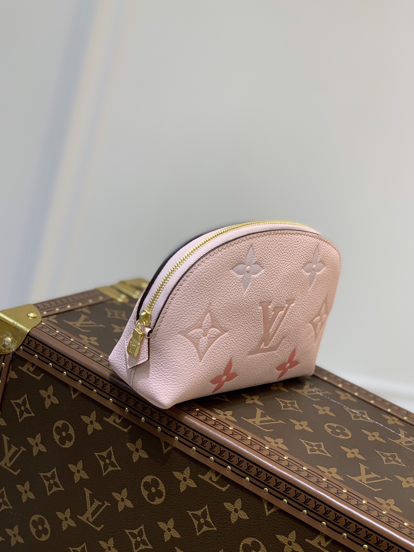 l0*is V*t0n cosmetic bag-19*12*6cm