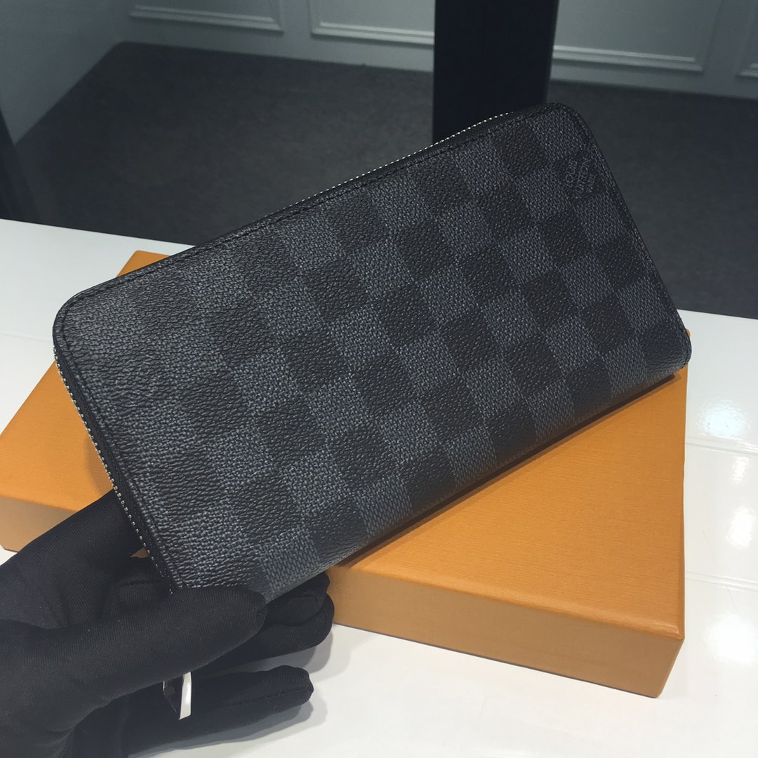 l0*is V*t0n zippy wallet-19*10*2cm