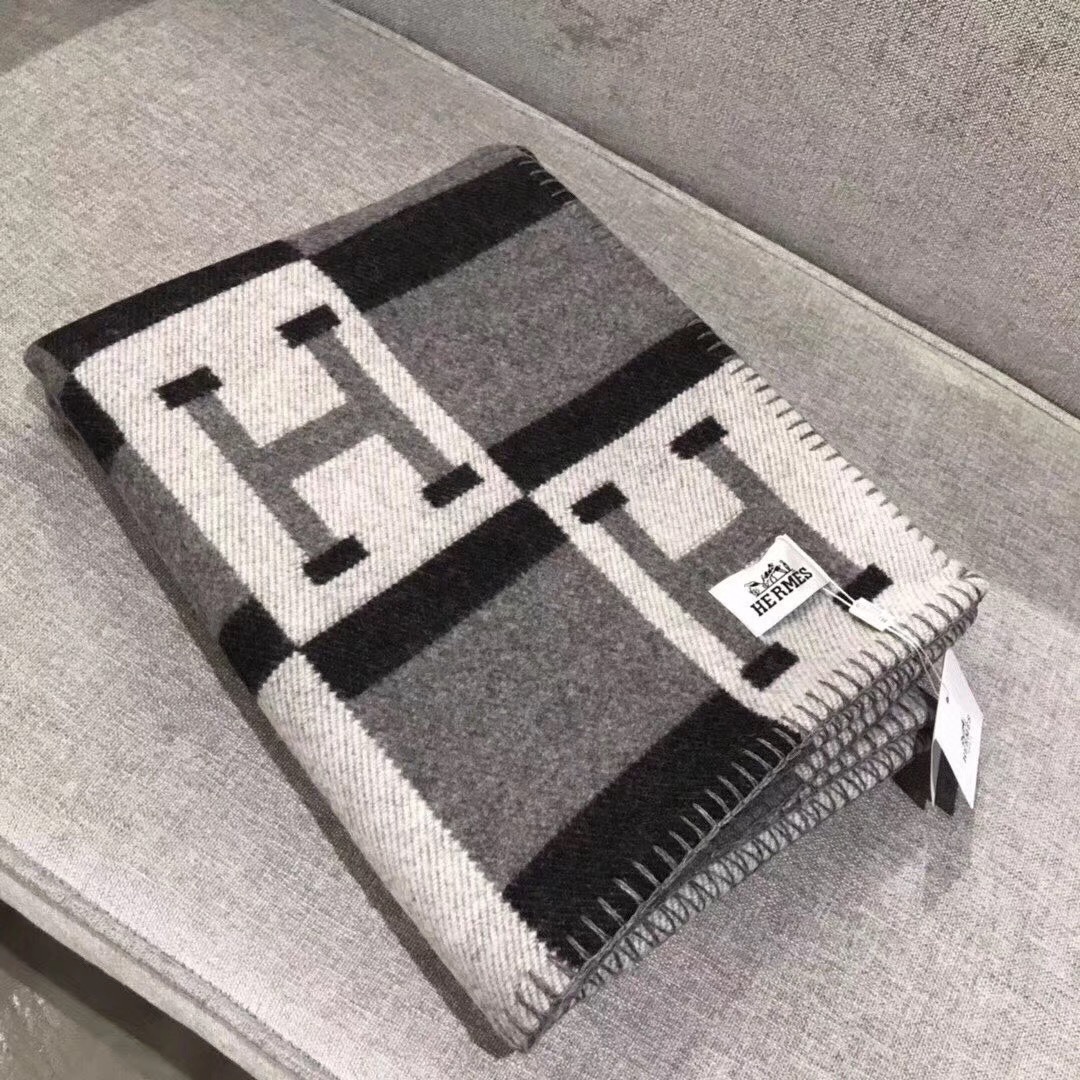 H**mes blankets-180*140cm