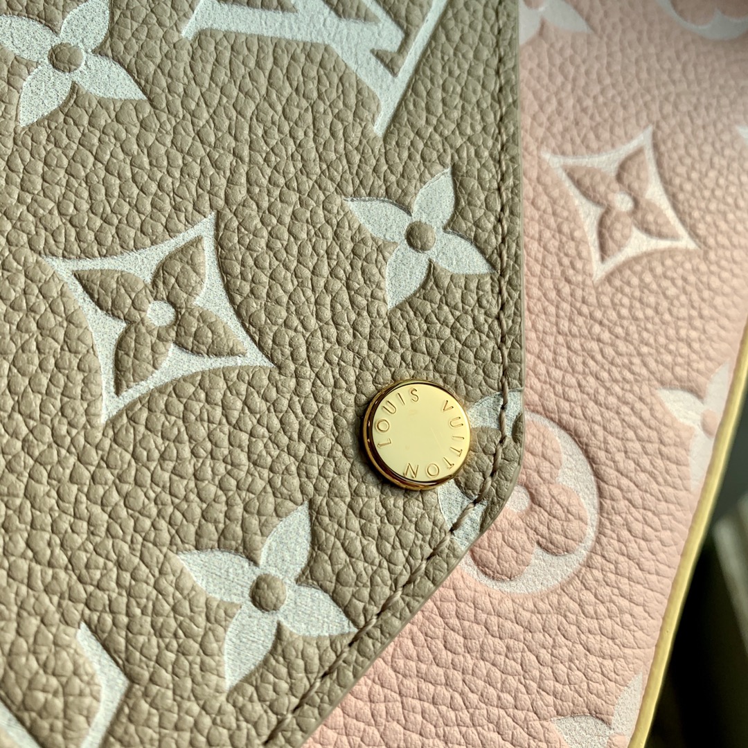 l0*is V*t0n spring in the city pochette félicie wallet -21*12*3cm