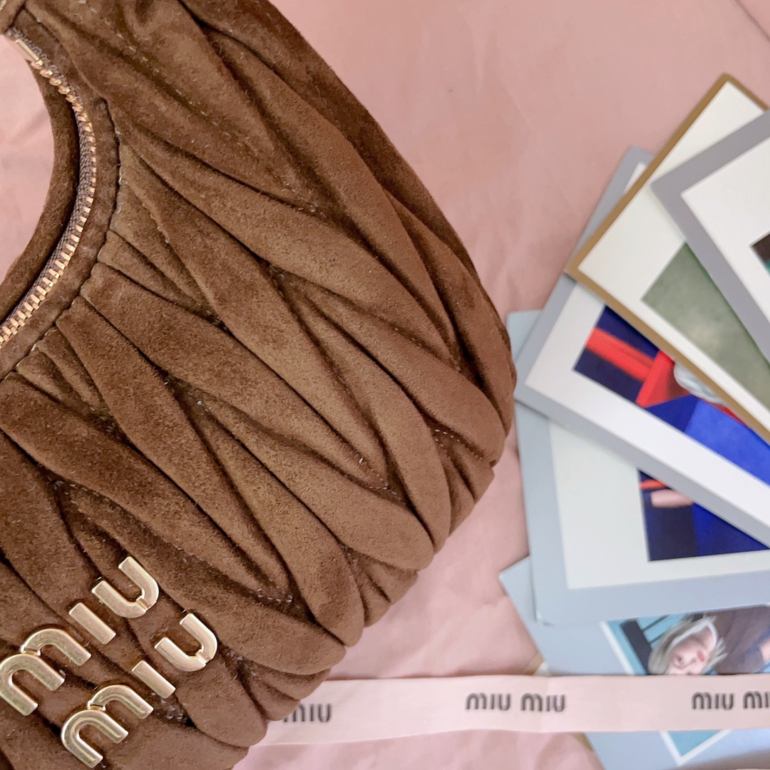 MiuMiu Wander Hobo Bag-23X13X7CM