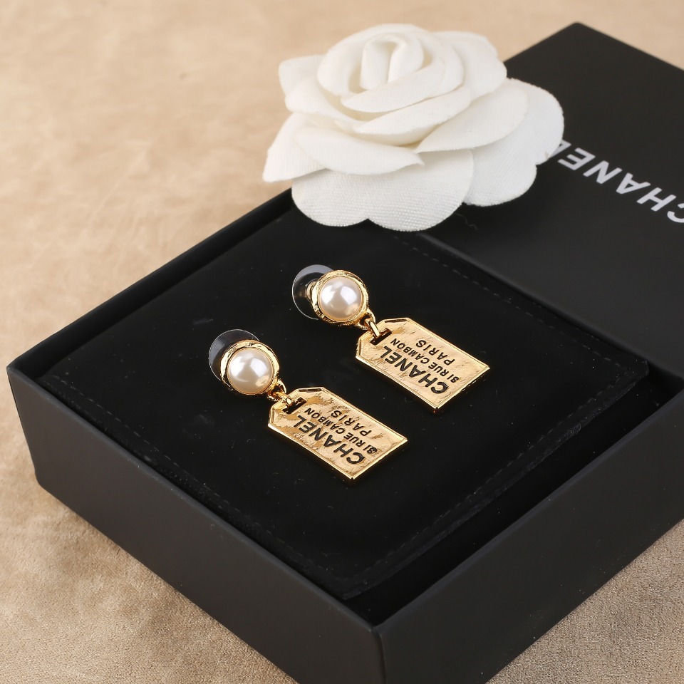 Ch@nel Earring