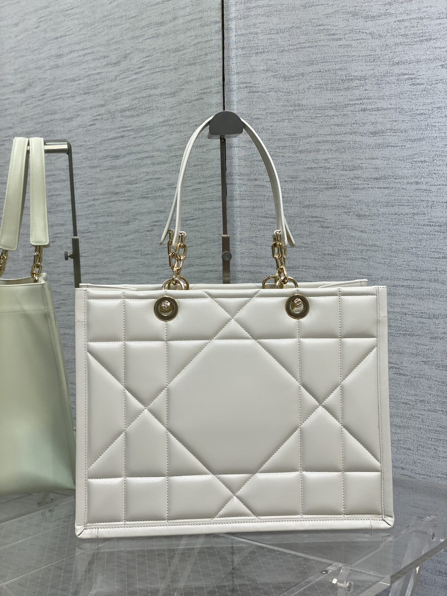 D*or essential bag