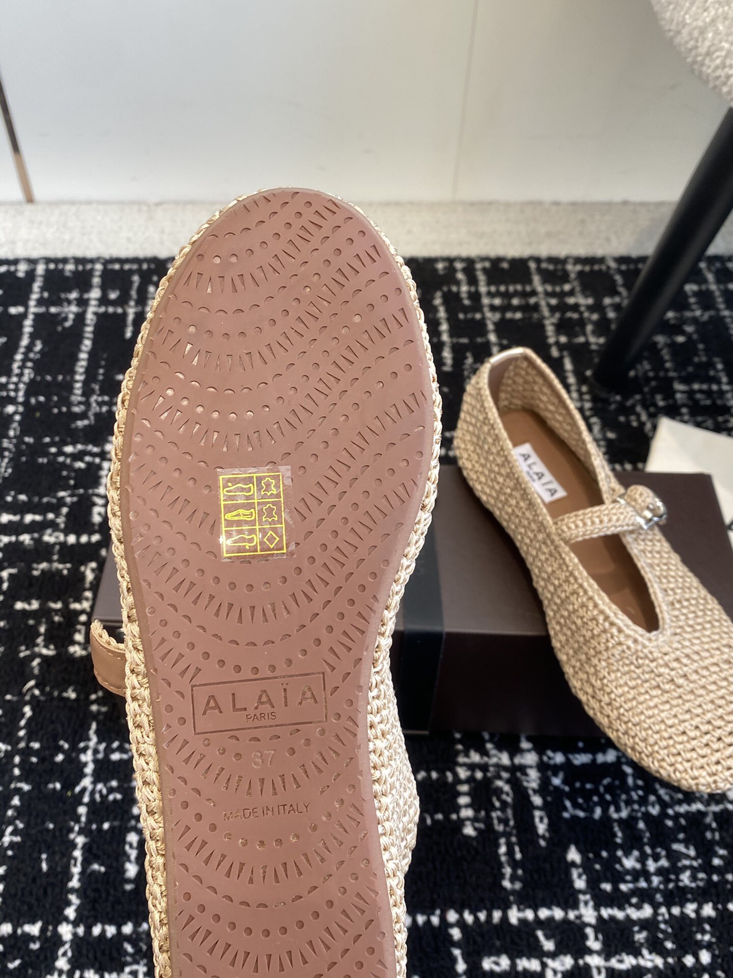 ALAIA Flats