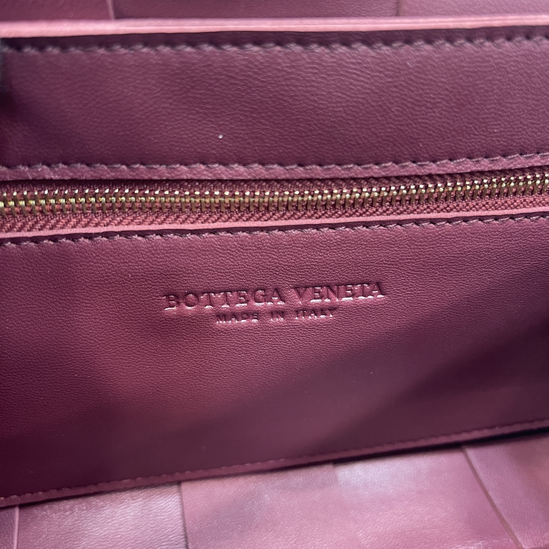 bo*te*ga Ve*ne*ta crossbody bag-23*15*6cm