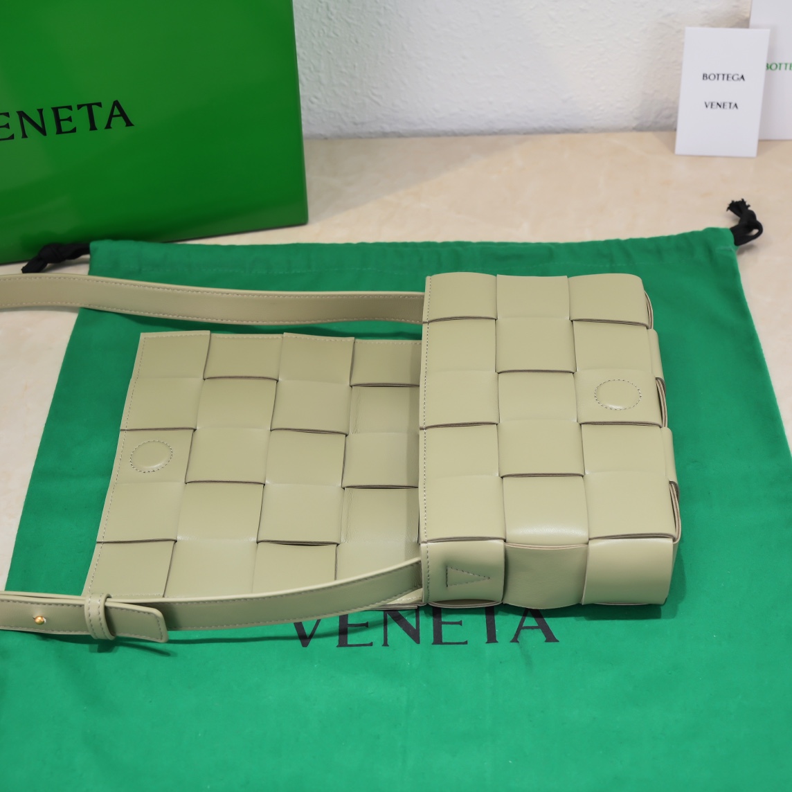 bo*te*ga Ve*ne*ta cassette bag-23x15x6cm
