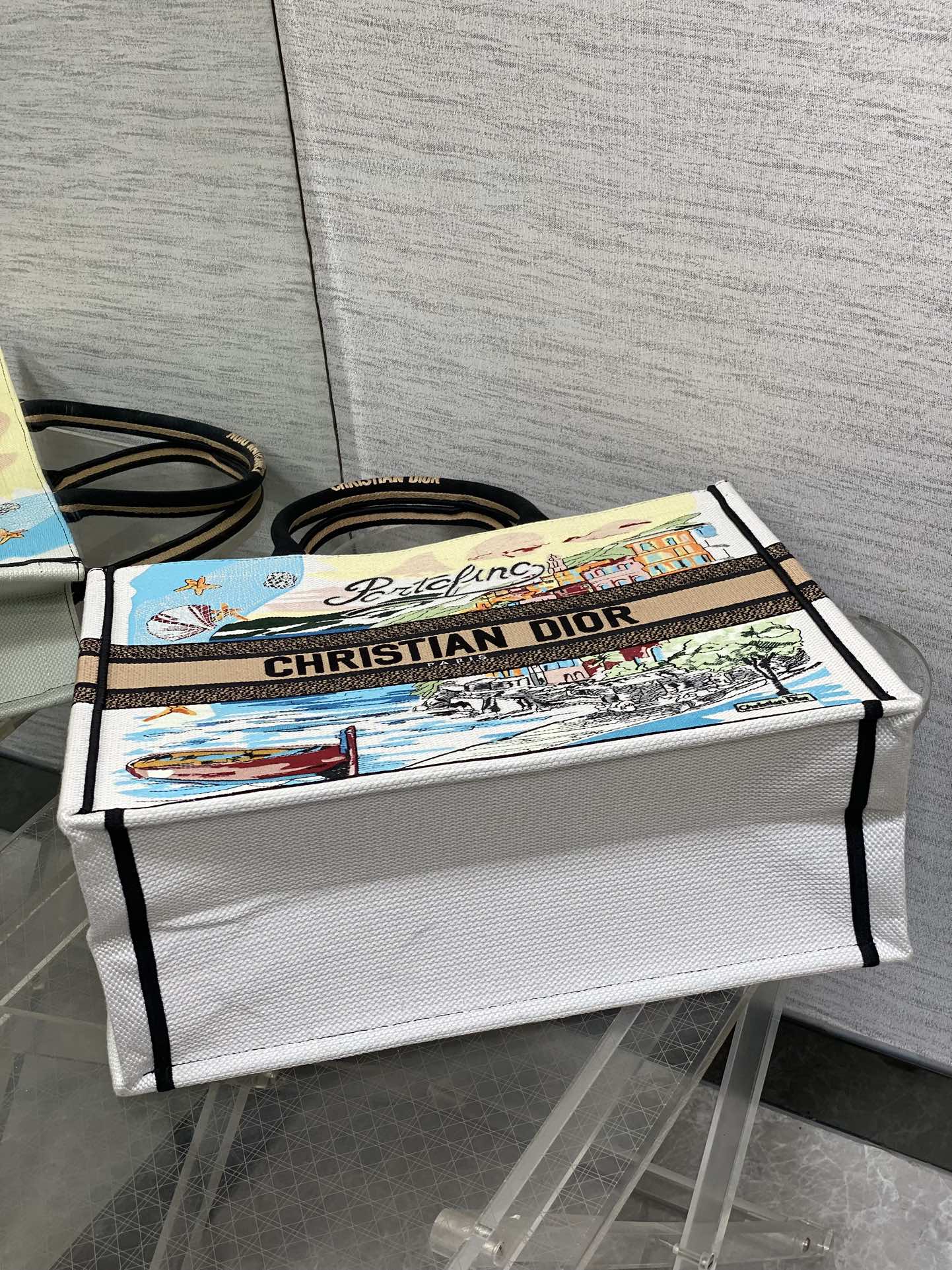 Diro Book Tote