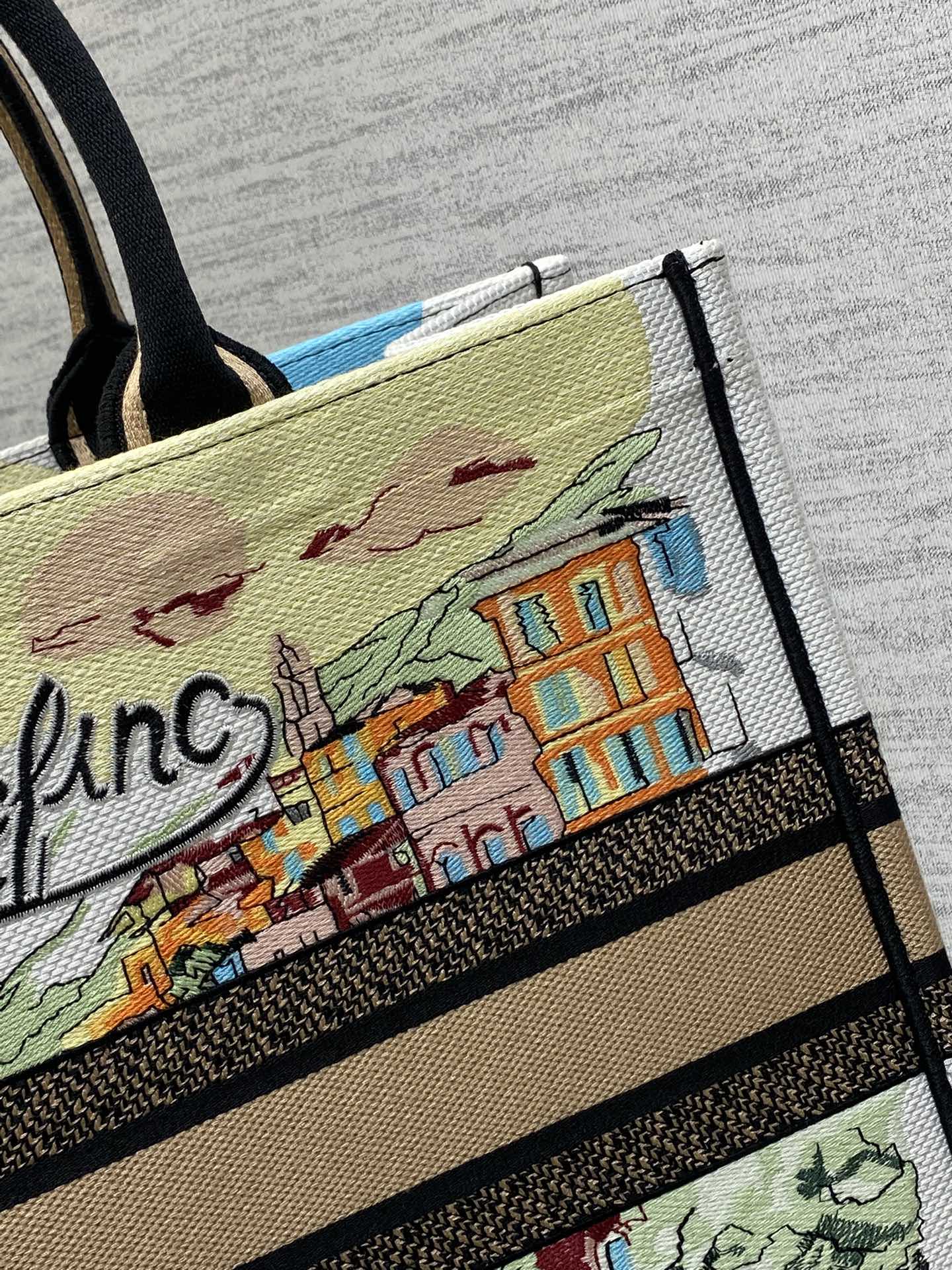 Diro Book Tote