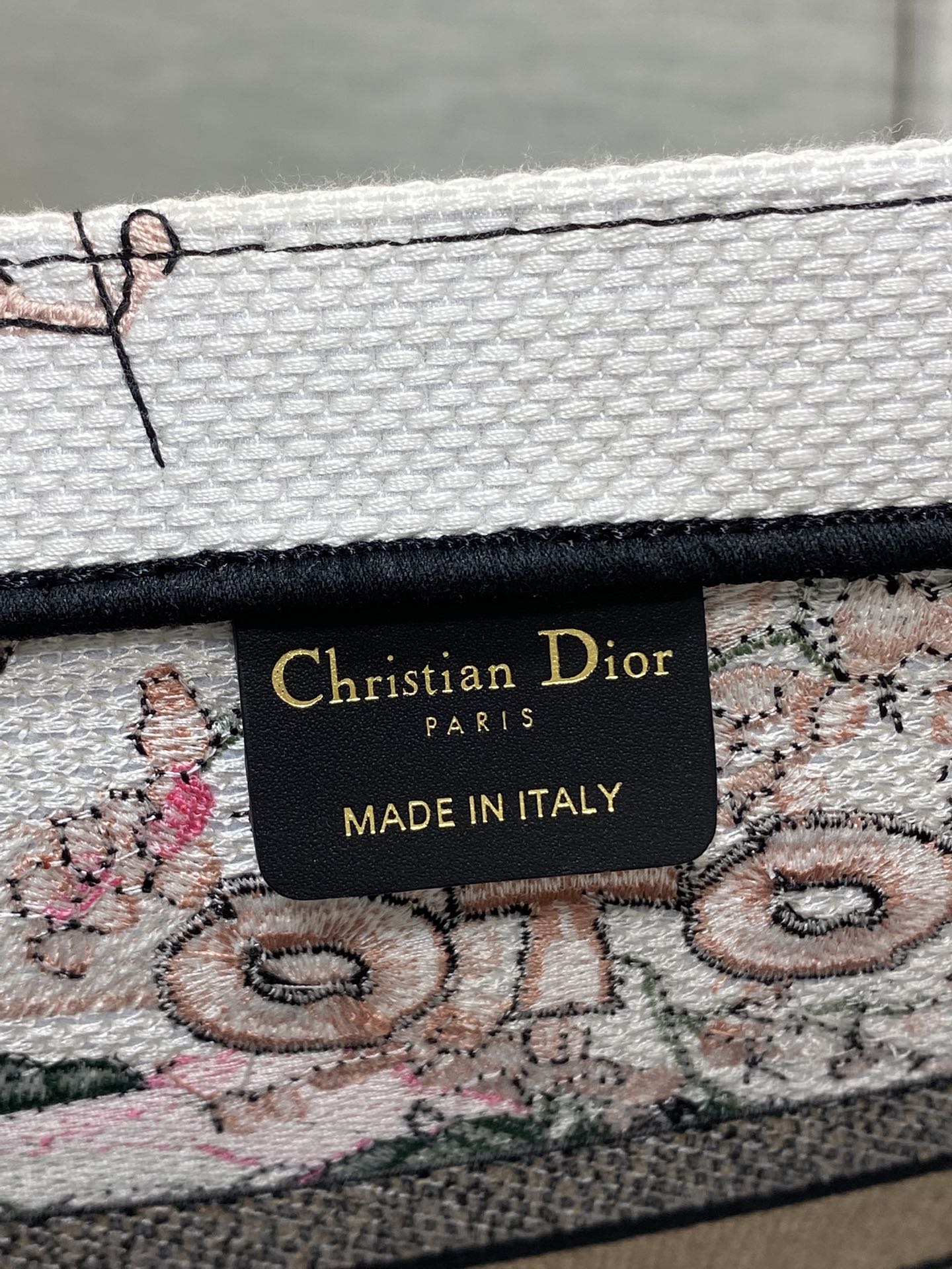 Diro Book Tote