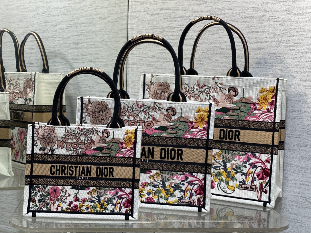 Diro Book Tote