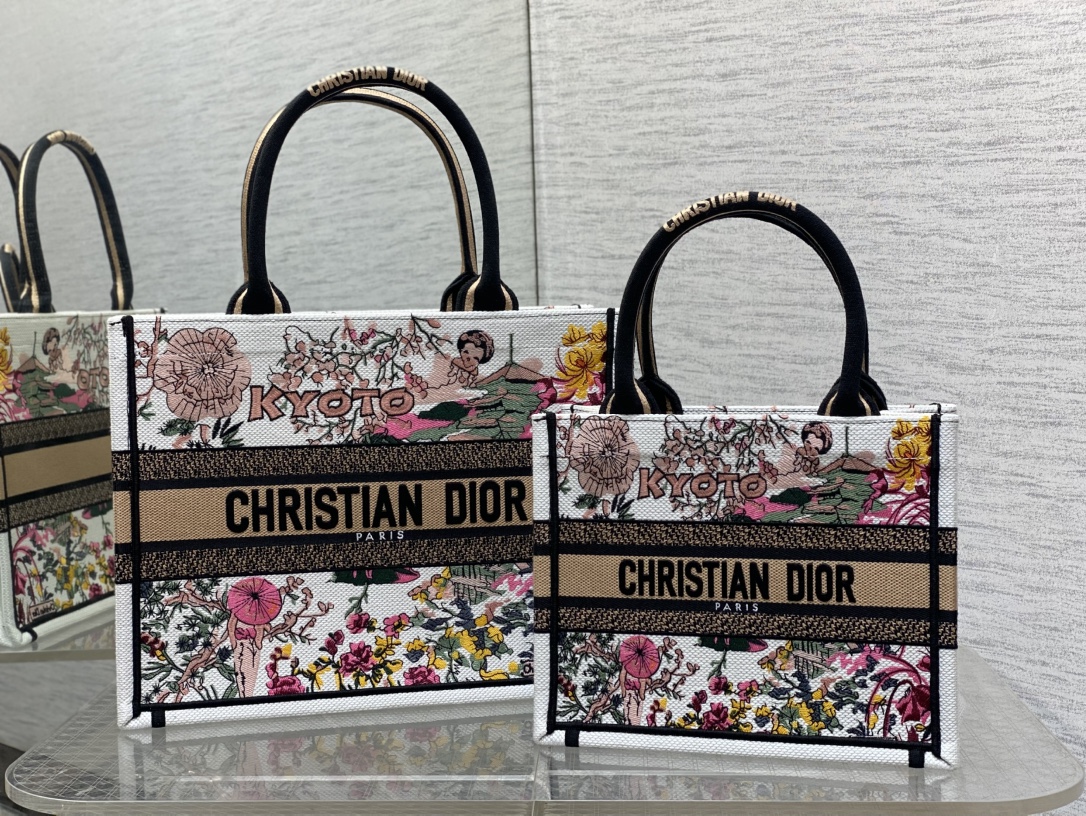 Diro Book Tote