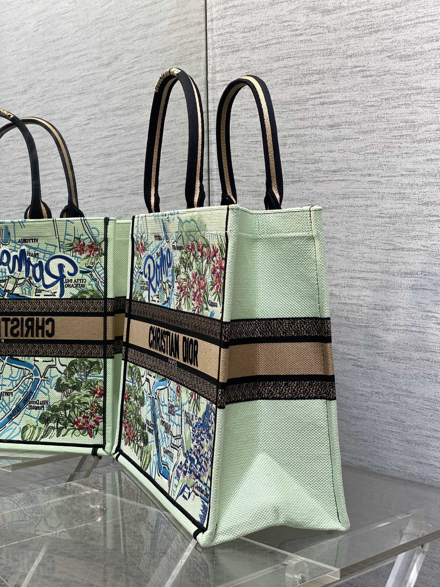 Diro Book Tote