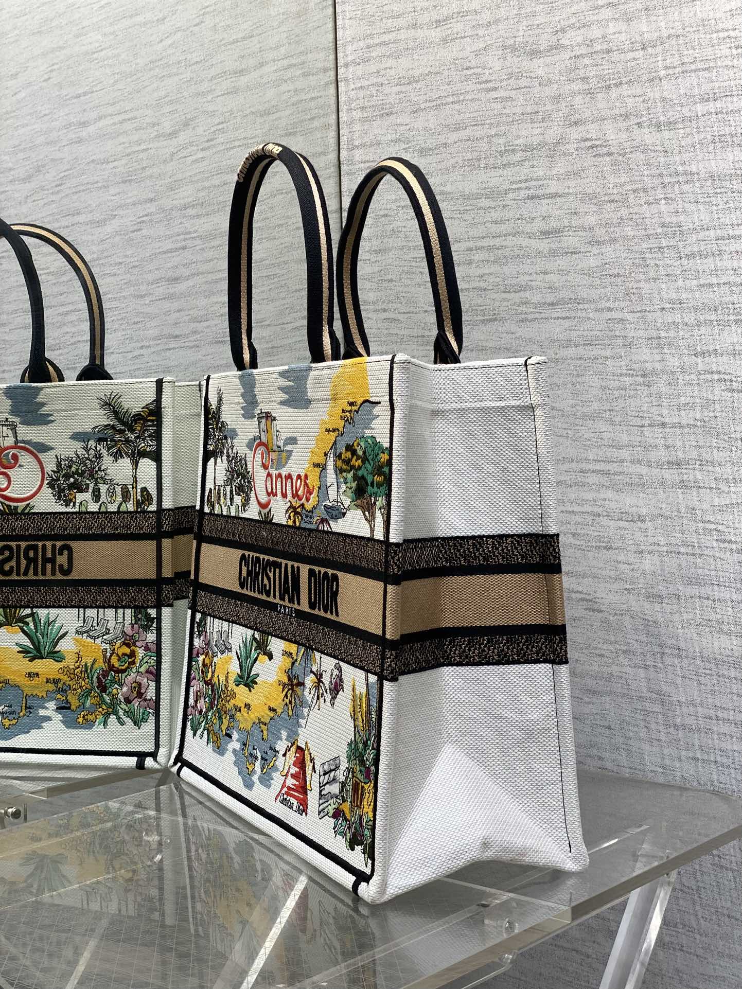 Diro Book Tote