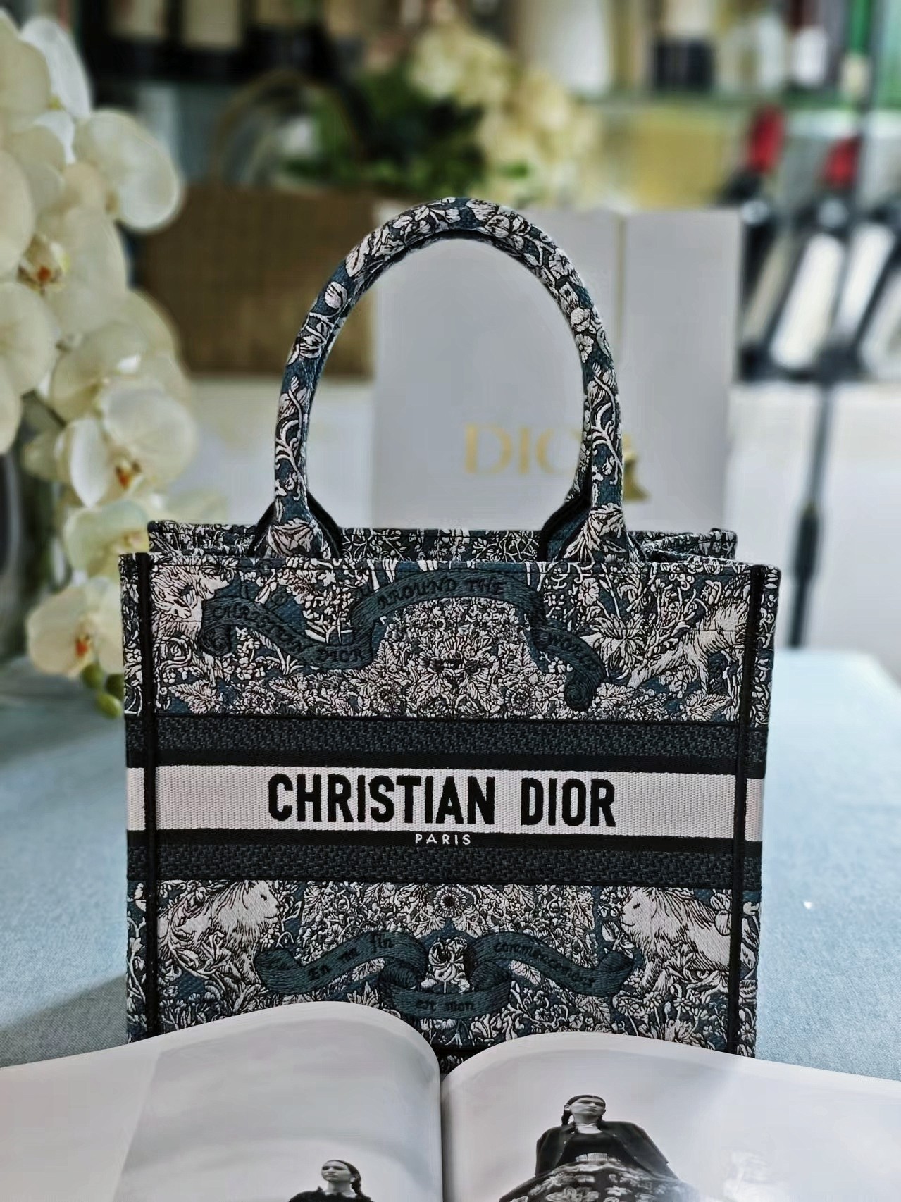 Diro Book Tote