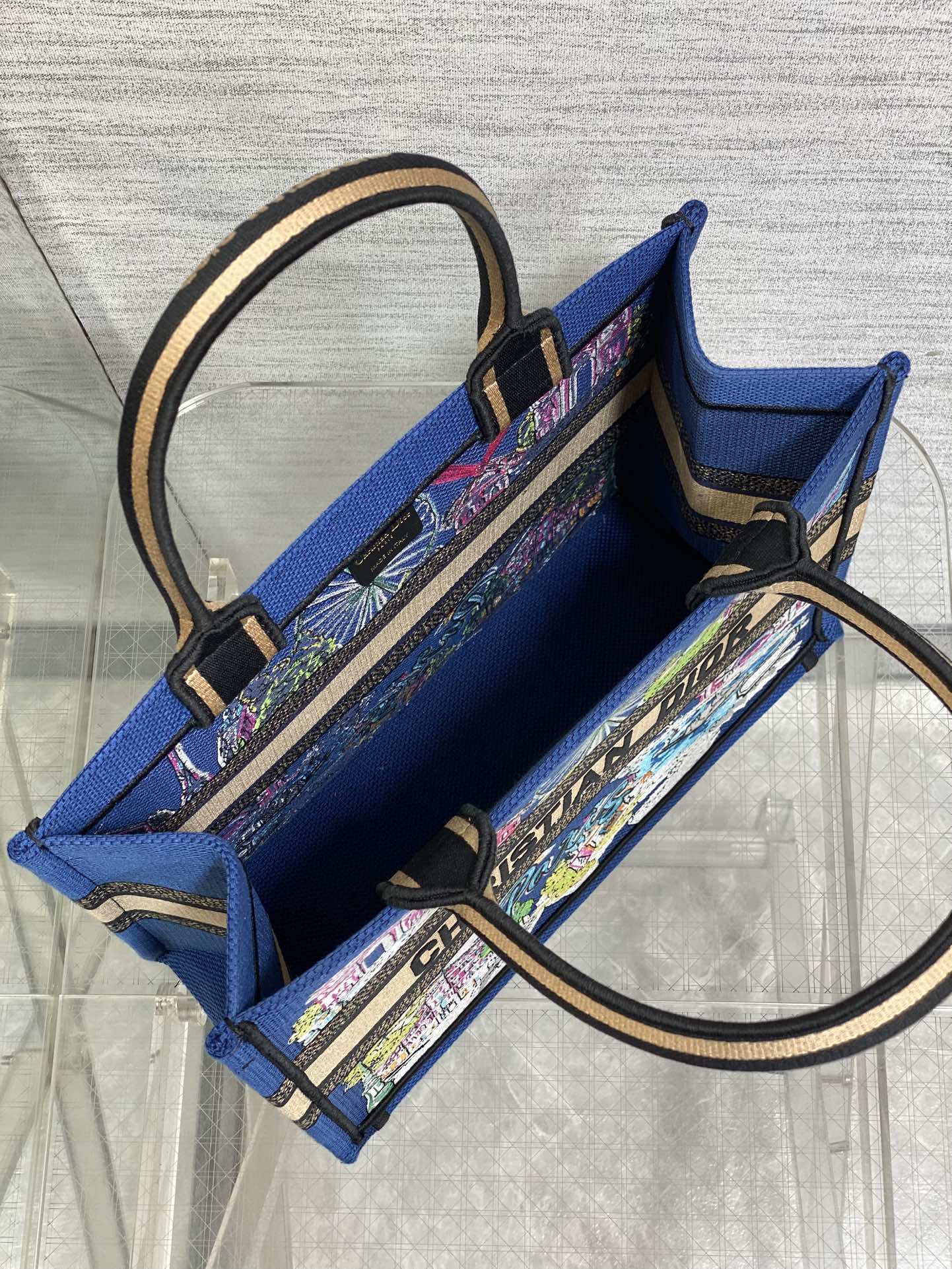 Diro Book Tote