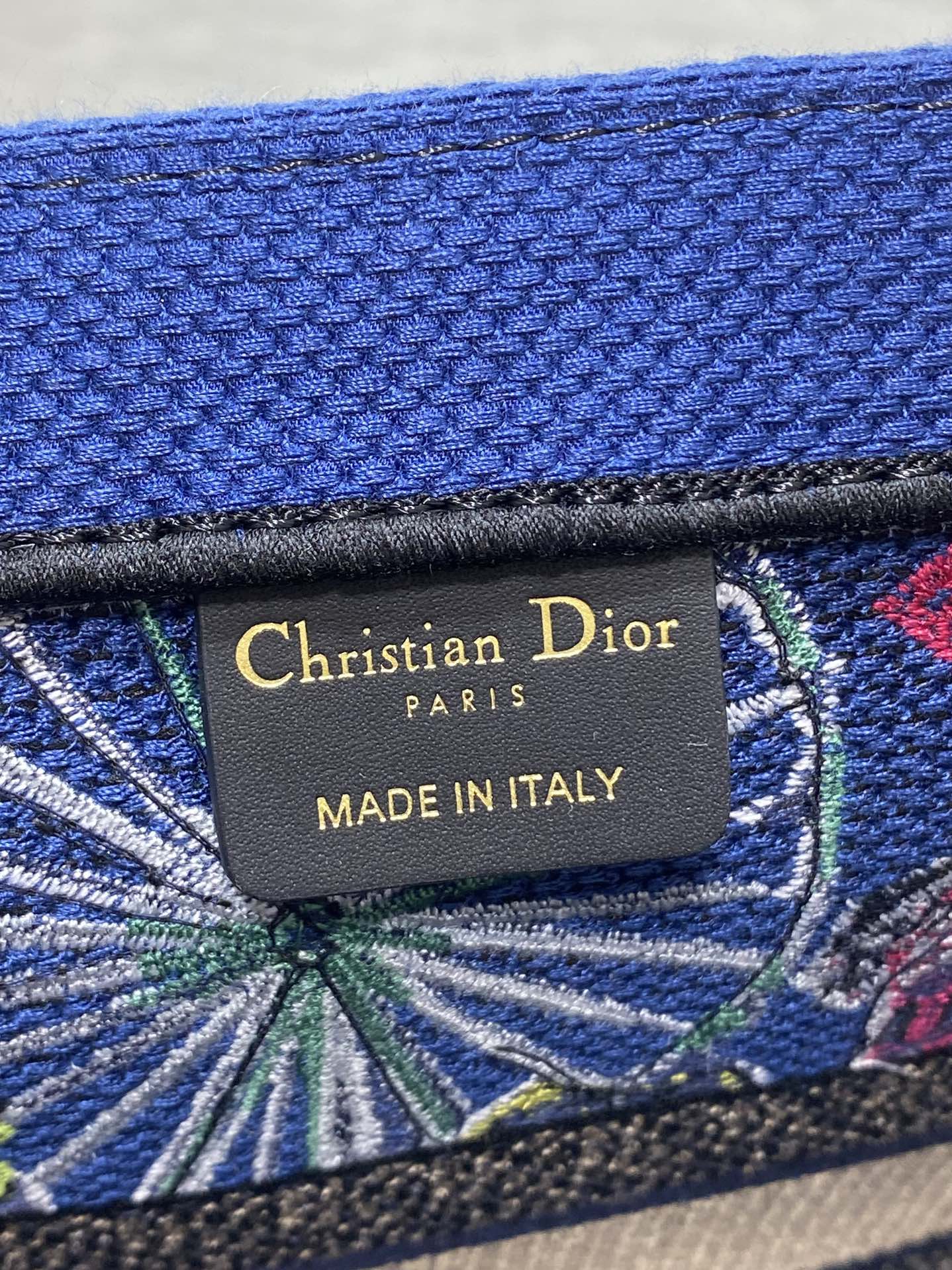 Diro Book Tote