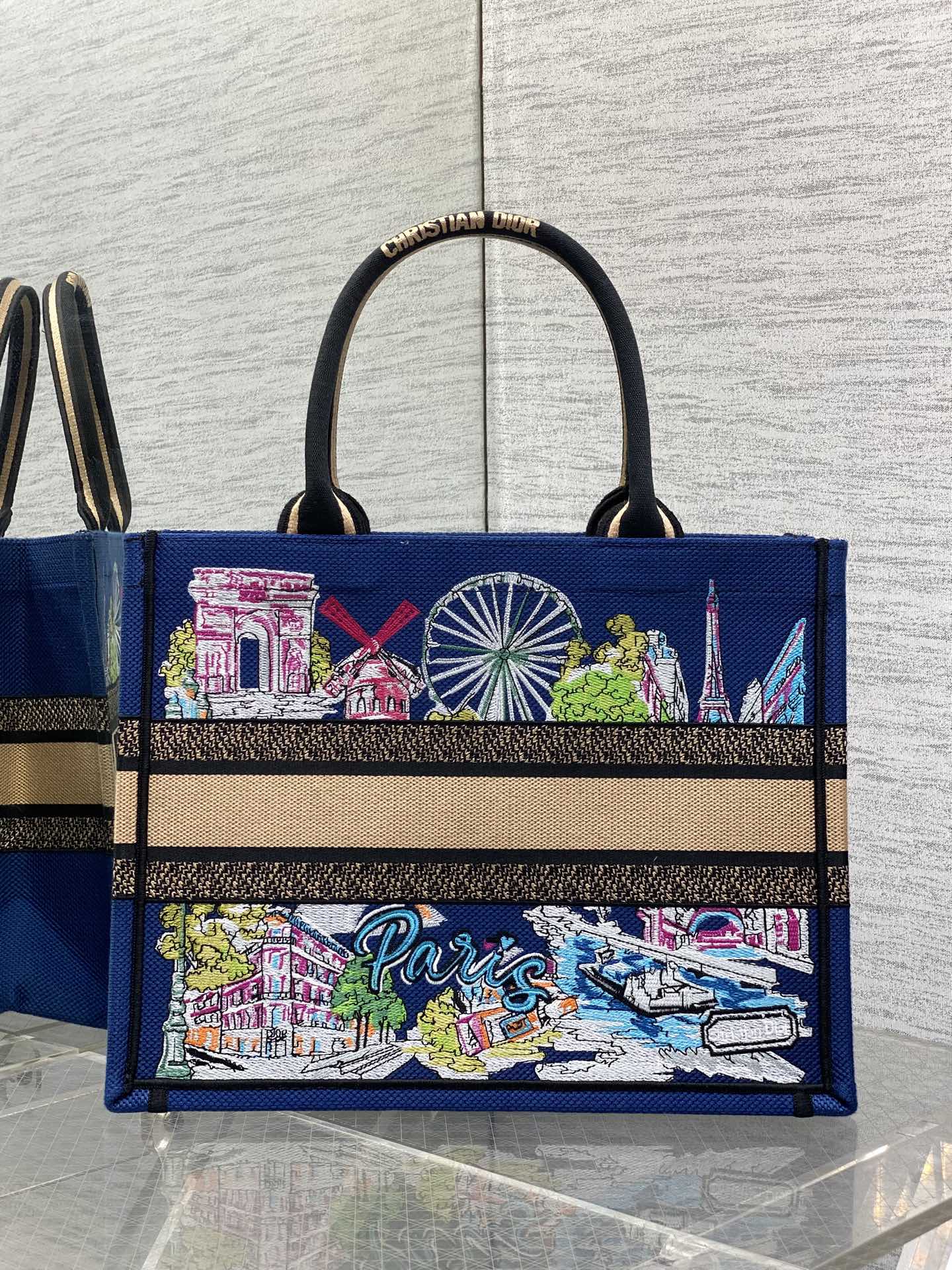Diro Book Tote