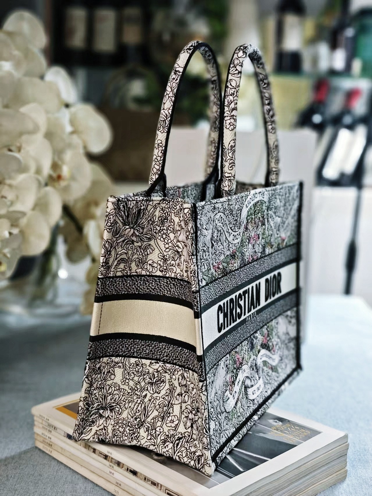 Diro Book Tote