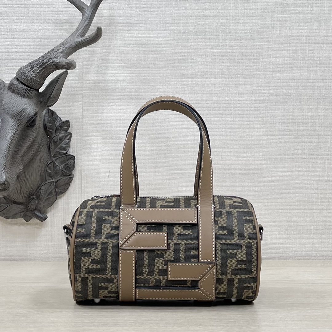 F**di bowling bags -21.5x13x13cm