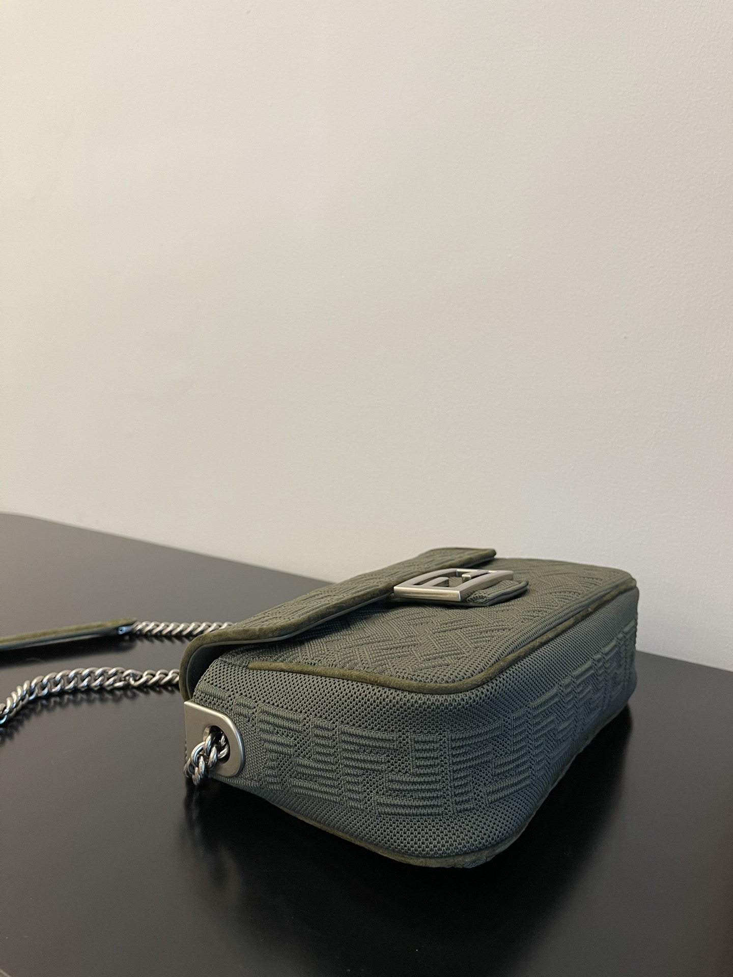 F**di medium lconic baguette bag-24x7x14.5cm