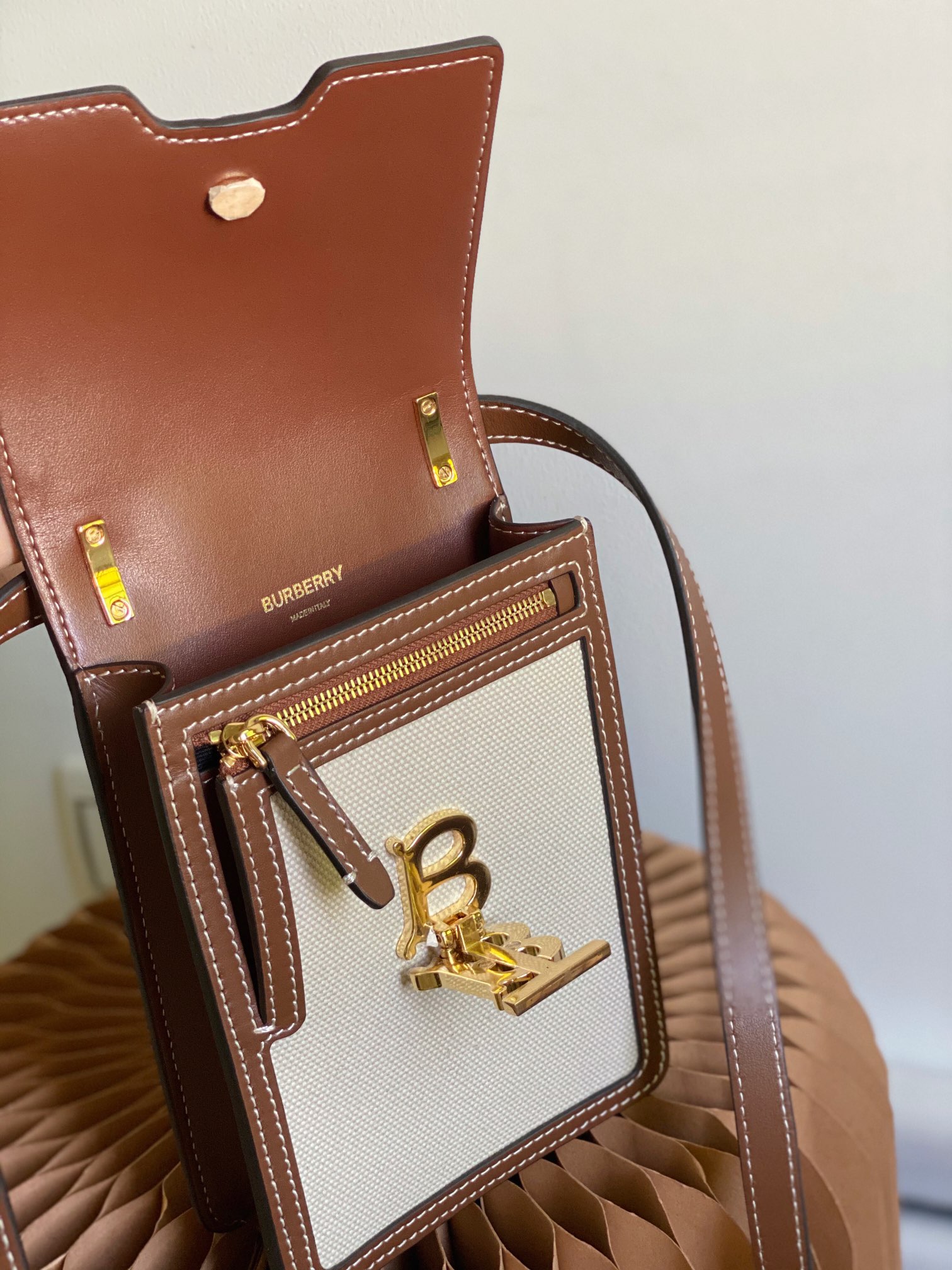 B**rry robin bag-13.5 x 4.5 x 19cm