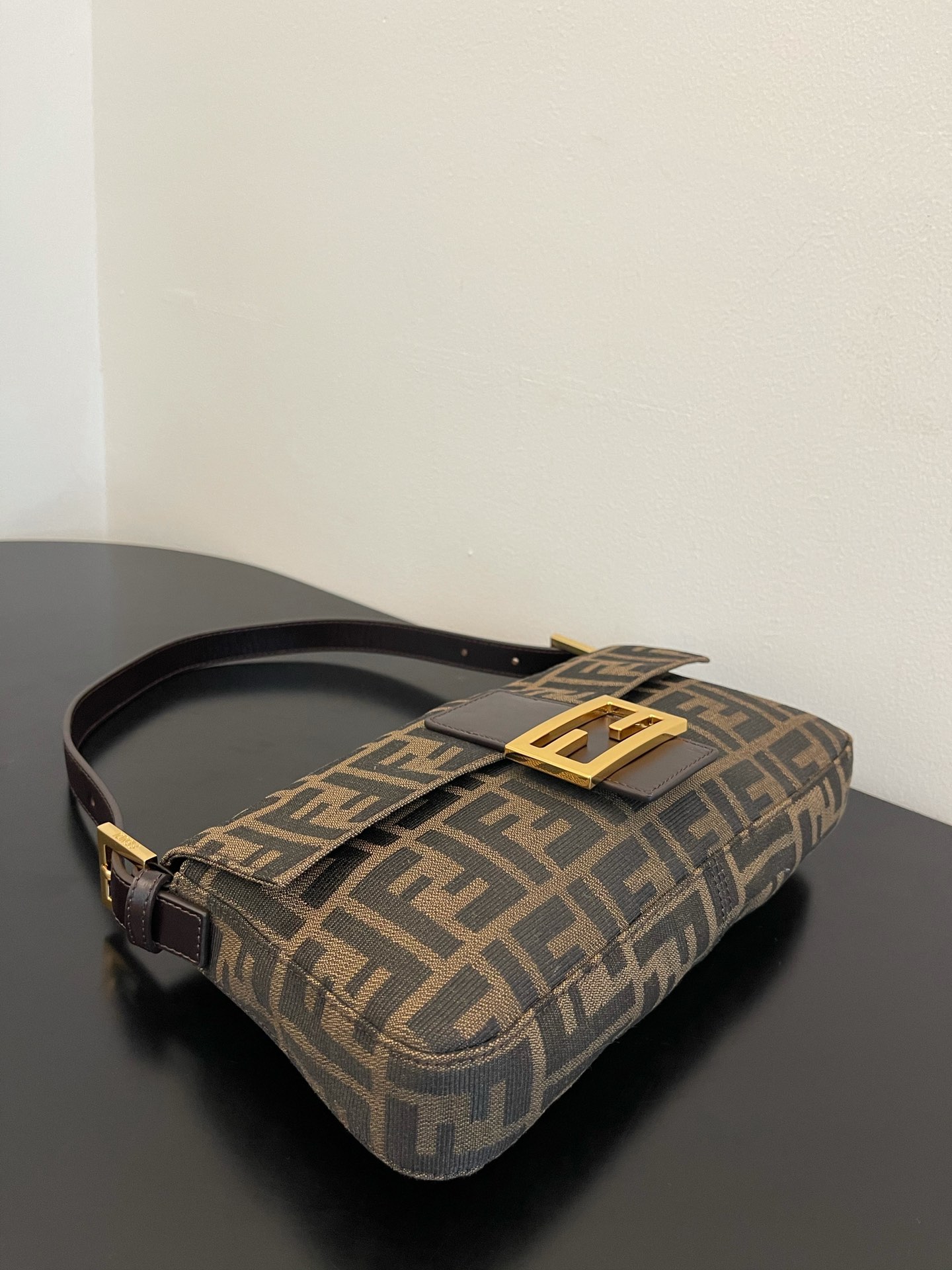 F**di medium baguette bag-26x15x4cm