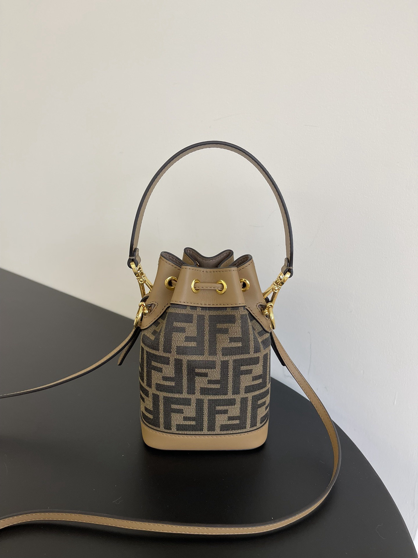 Fendi Mini Mon Tresor Bag -12x18x10CM