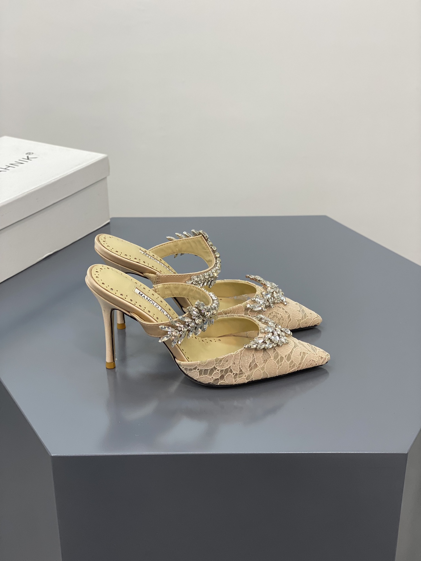 Manolo Blahnik-10CM