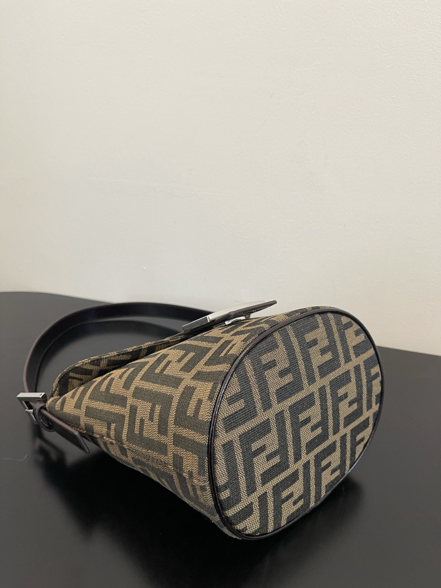 F**di small bag-14x10x21cm