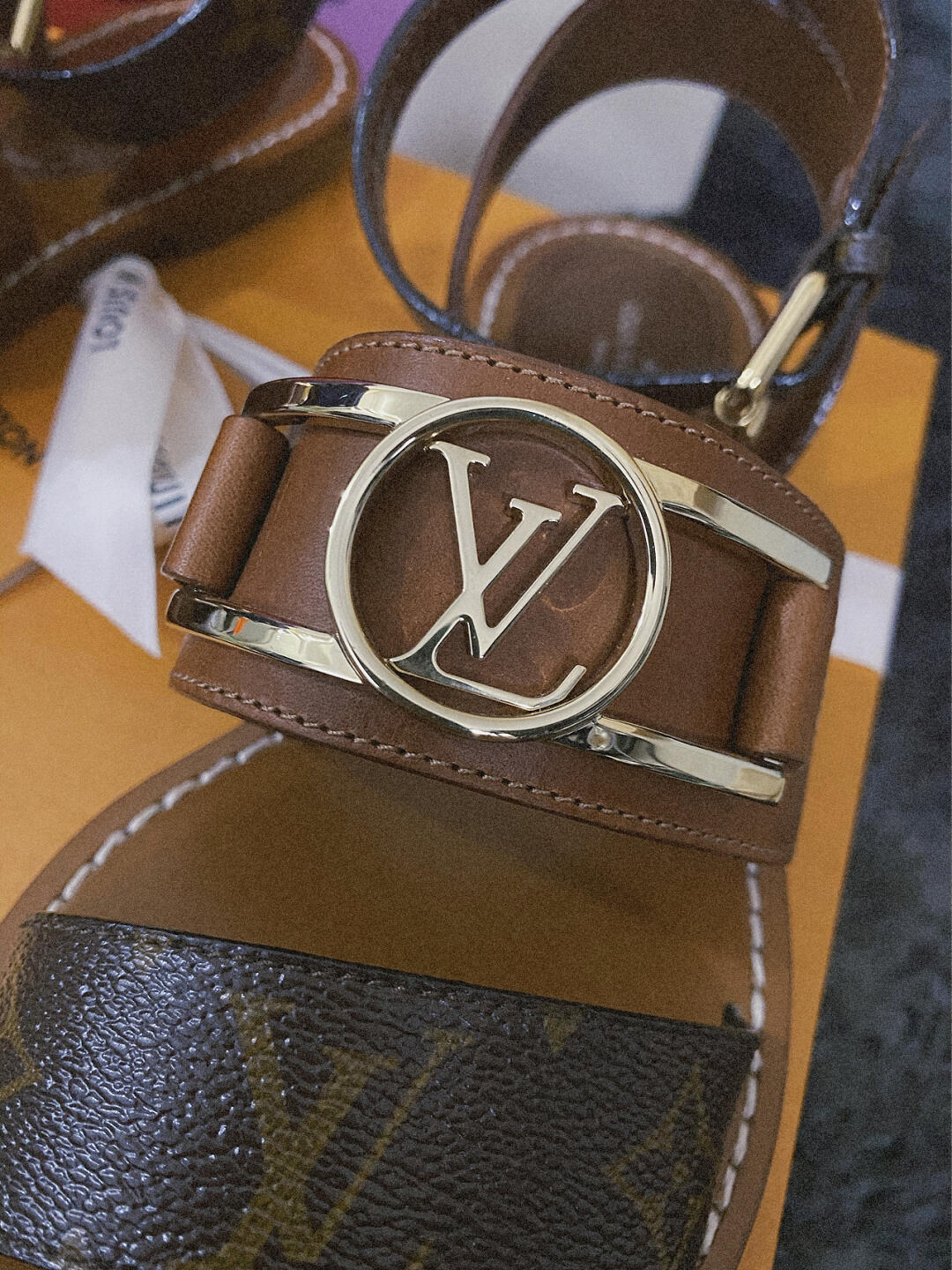 l0*is V*t0n sandals