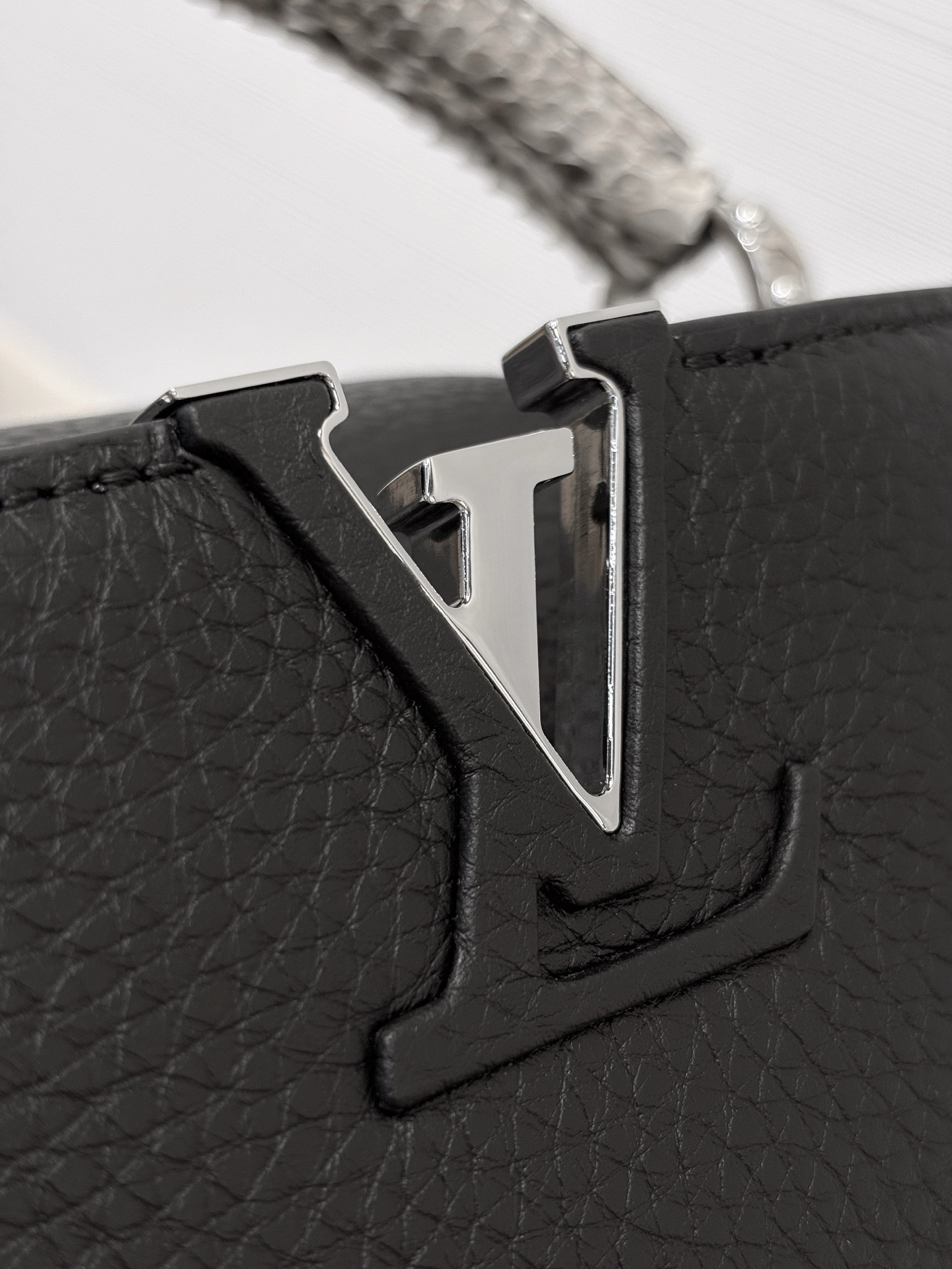 Louis Vuitton Mini Capucines Handlebag-21*14*8CM