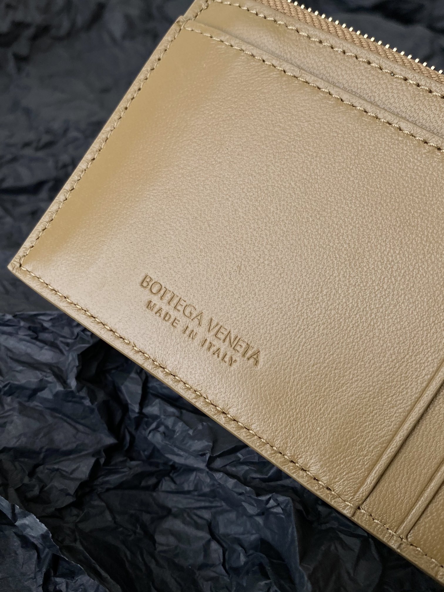 bo*te*ga Ve*ne*ta wallet-12cm