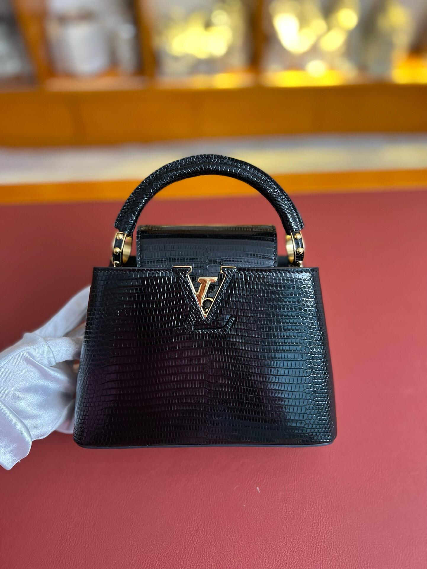 Louis Vuitton Mini Capucines Bag-21*14*8CM