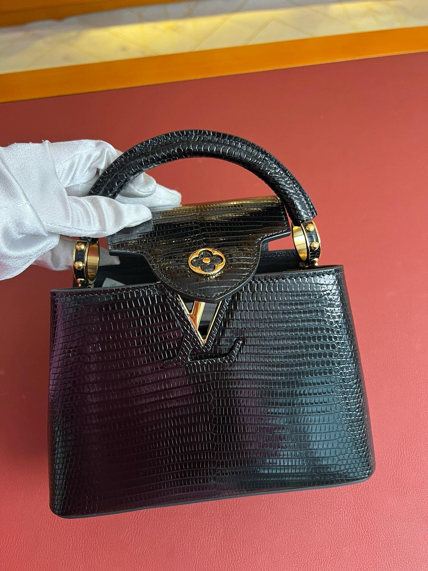Louis Vuitton Mini Capucines Bag-21*14*8CM