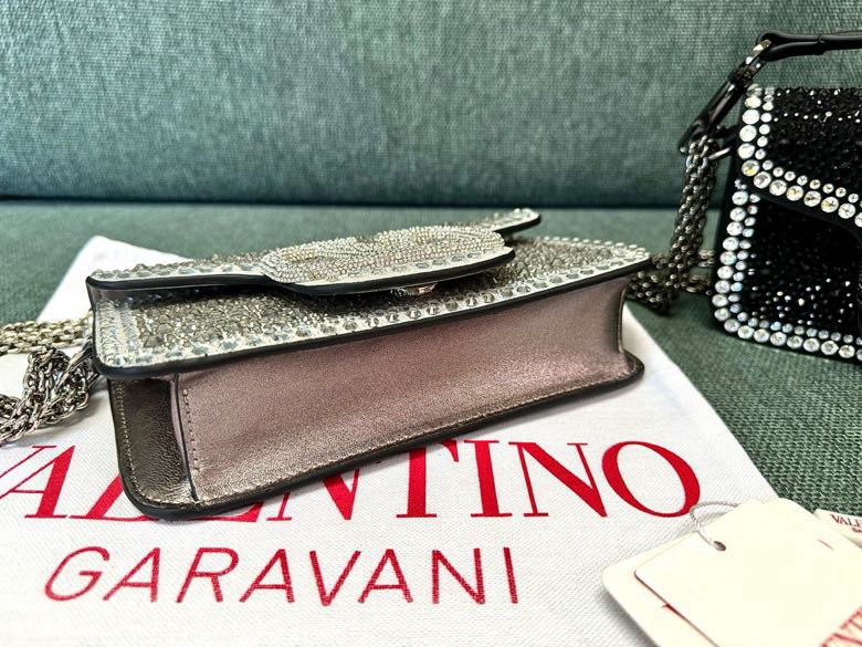 Valentino Garavani Lambskin Locò Cross-19*10.5*5CM