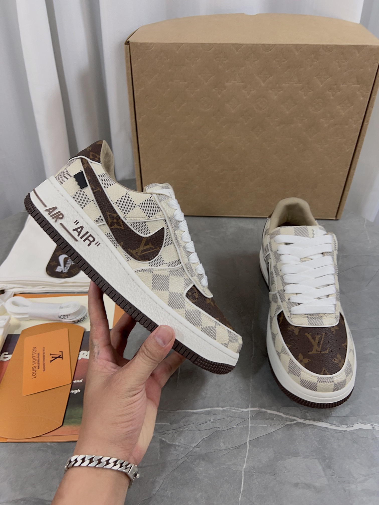 Louis Vuitton Sneaker