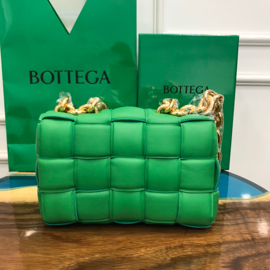 Bottega Veneta Padded Cassette Bag-26*18*8CM