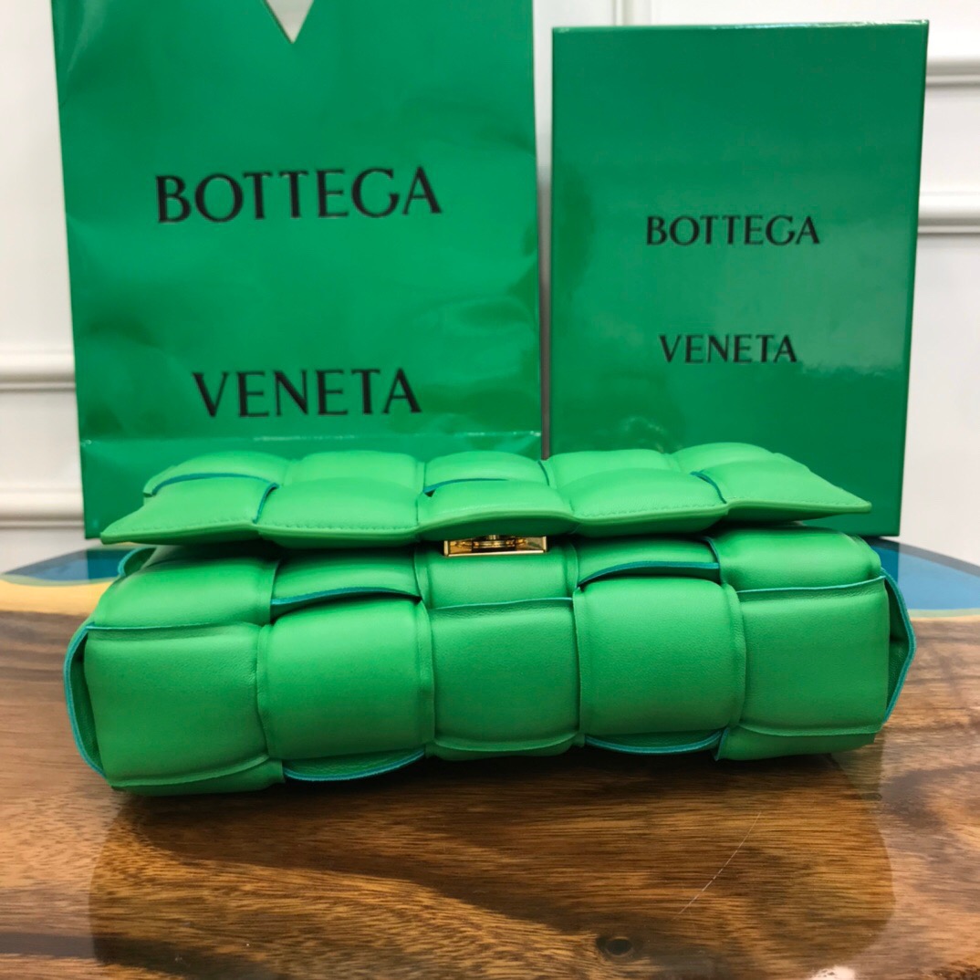 Bottega Veneta Padded Cassette Bag-26*18*8CM
