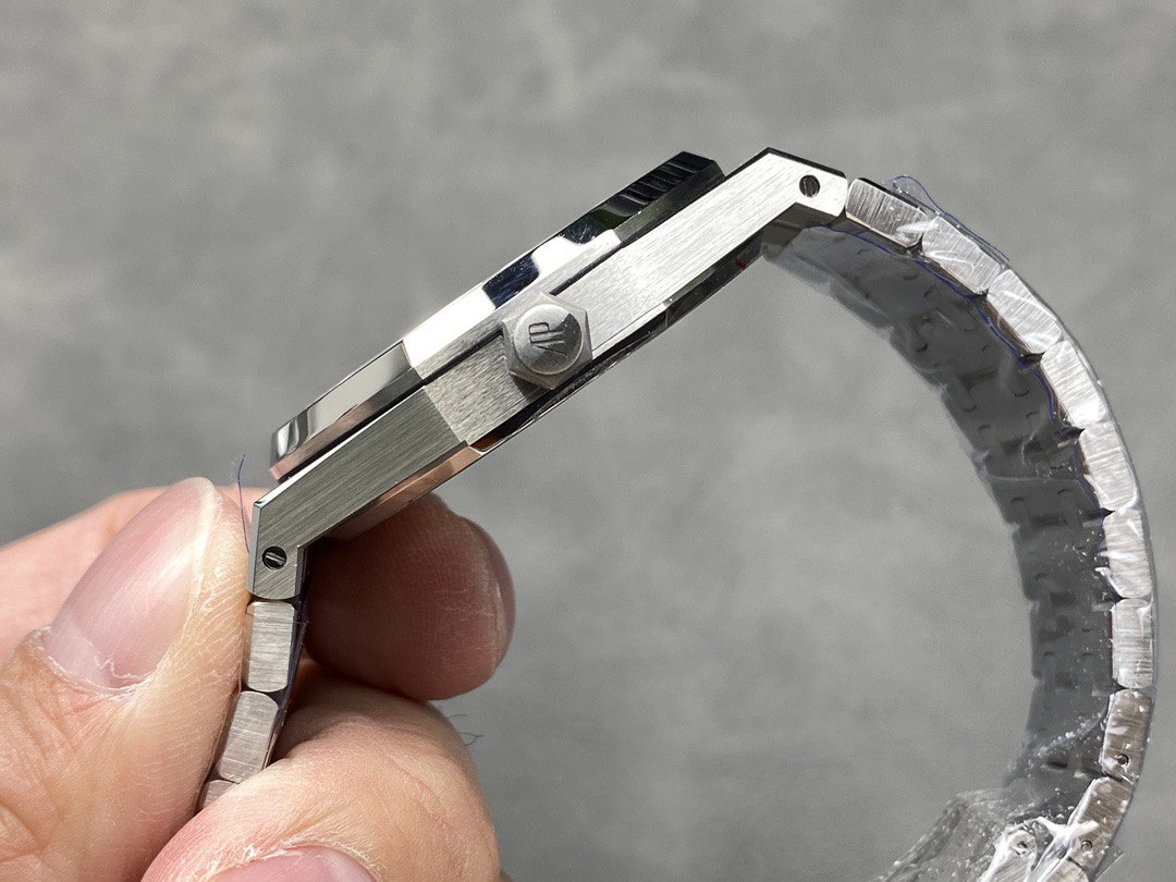 Audemars Piguet Royal Oak Double Balance Wheel Openworked